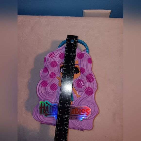 Hairdorables Phoebe with Carrying Case Pre-owned - Picture 3 of 10